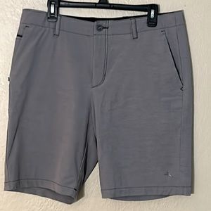 TOMMY BAHAMA GREY SHORTS SIZE 33